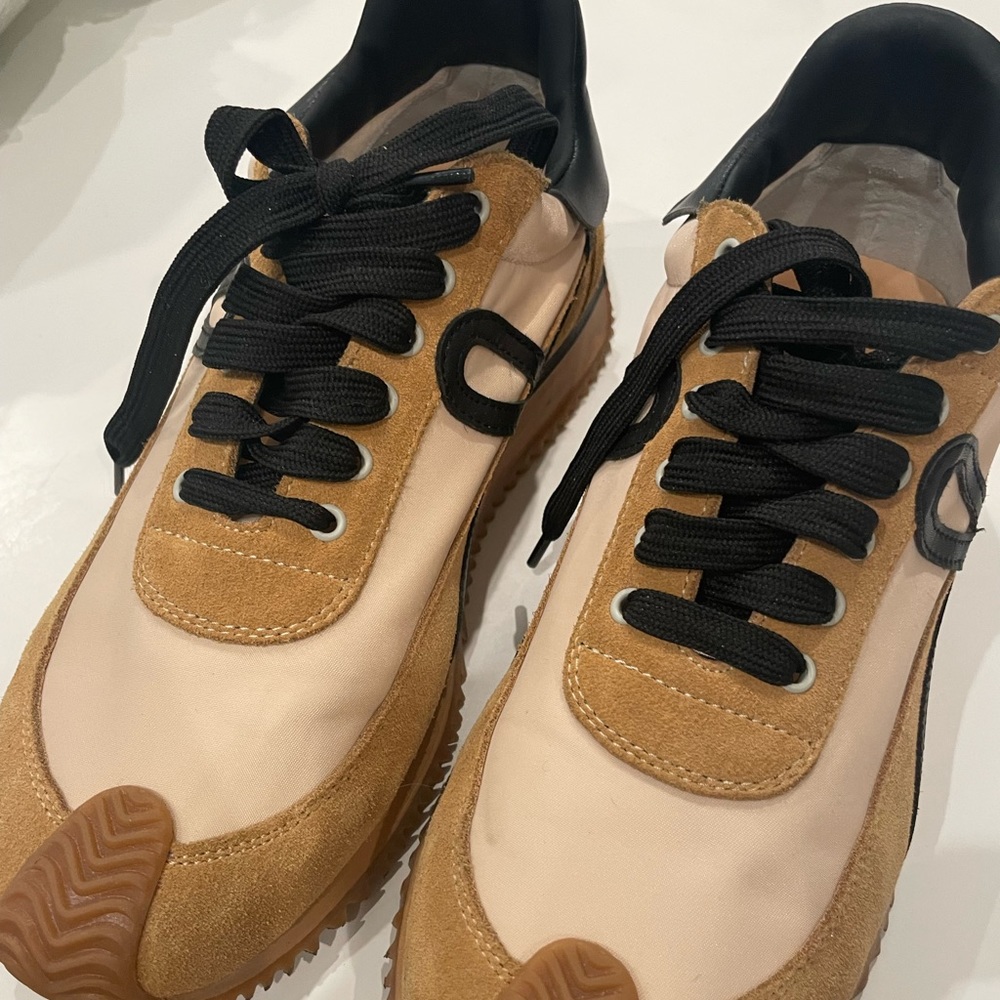 RUNS HALF SIZE SMALL GENTLY WORN Loewe "Flow" retro runner sneakers